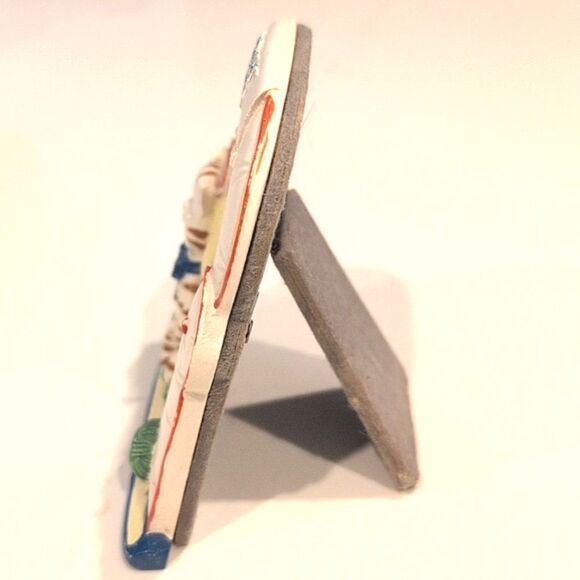 Purrfect Friend Picture Frame 3D Tabby Cat with Yarn - Picture 5 of 8